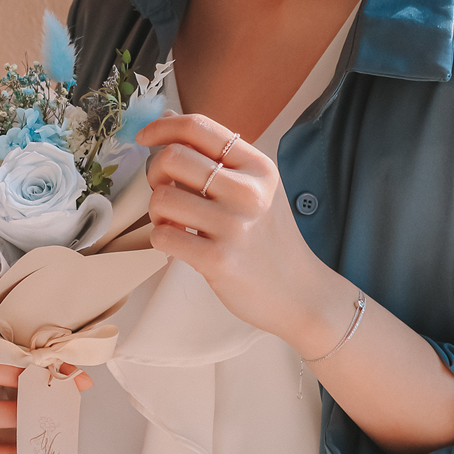 Bezel diamond bracelet